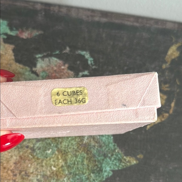 Hartnell LondonVintage In Love Perfume Bath Cubes Set - Picture 4 of 5